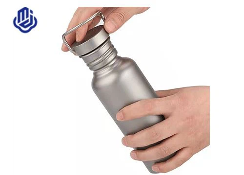 Титановая бутылка для напитков